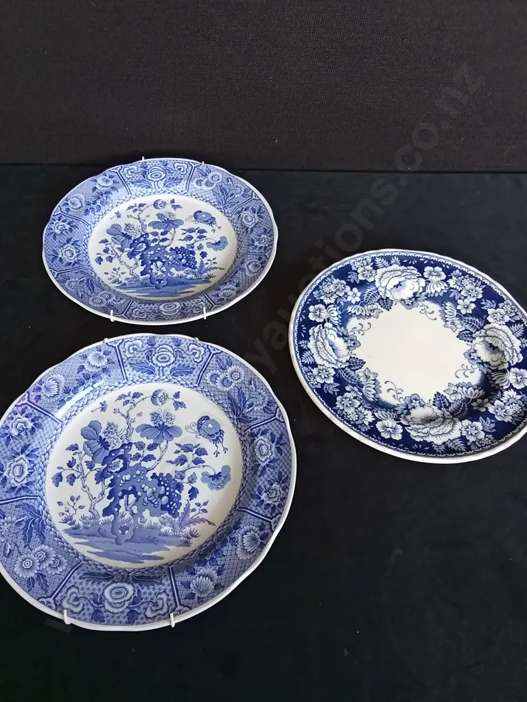 3 DECORATIVE PLATES Image 1++
