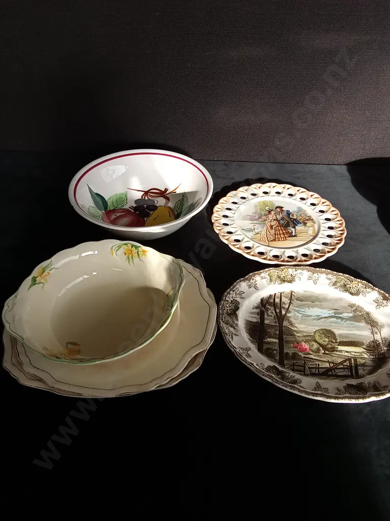 6 ASSORTED DISHES Image 1++