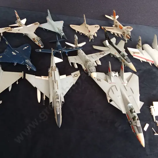 COLLECTION OF VINTAGE AIRCRAFT MODELS