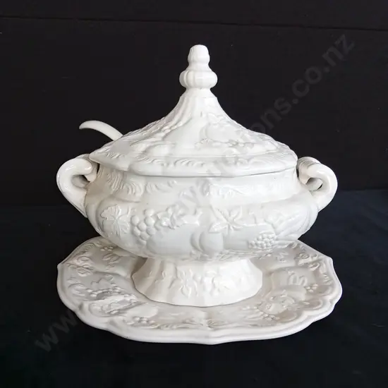 VINTAGE PORCELAIN SOUP TUREEN