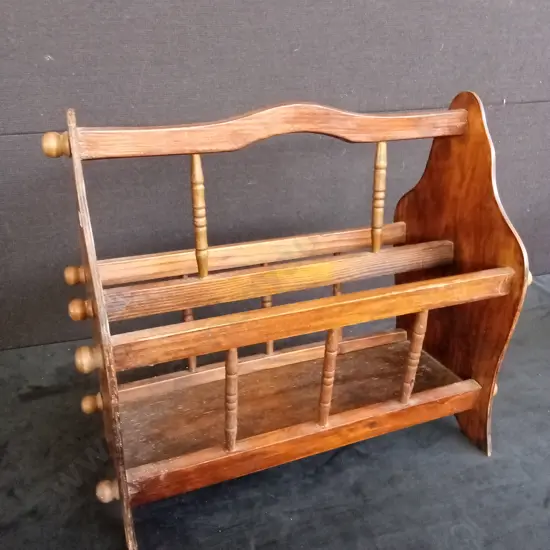 VINTAGE WOODEN MAGAZINE RACK