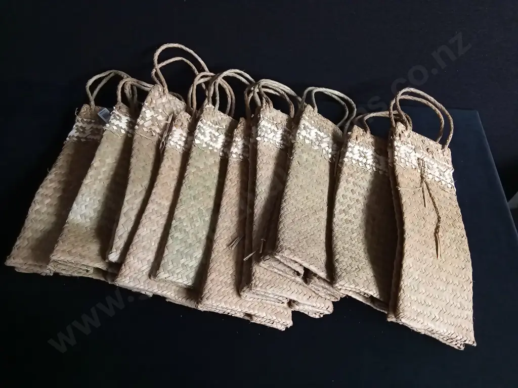 10 PIECES WOVEN WINE BAGS Image 1++
