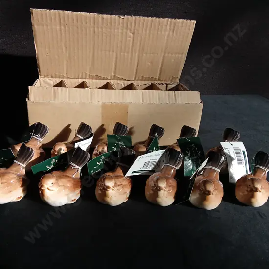 BRAND NEW SETS OF 12 DECORATION BIRDS