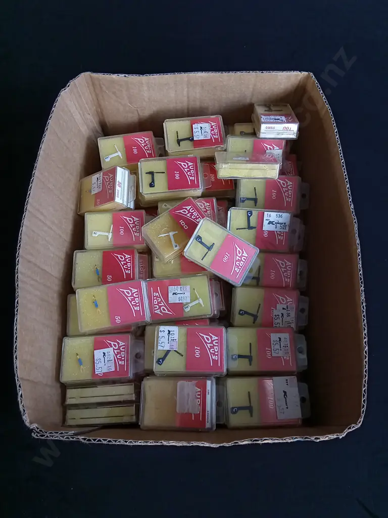 BOX OF AUDIO PLUS REPLACEMENT STYLUS NEEDLES Image 1++