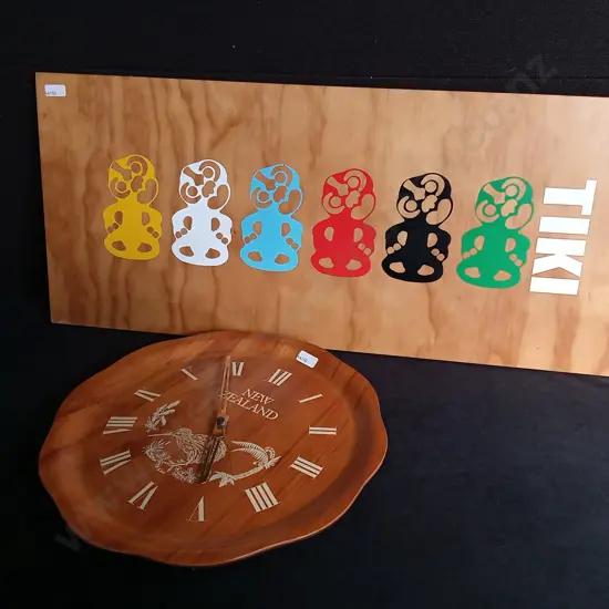 2 PIECES WOODEN DECOR