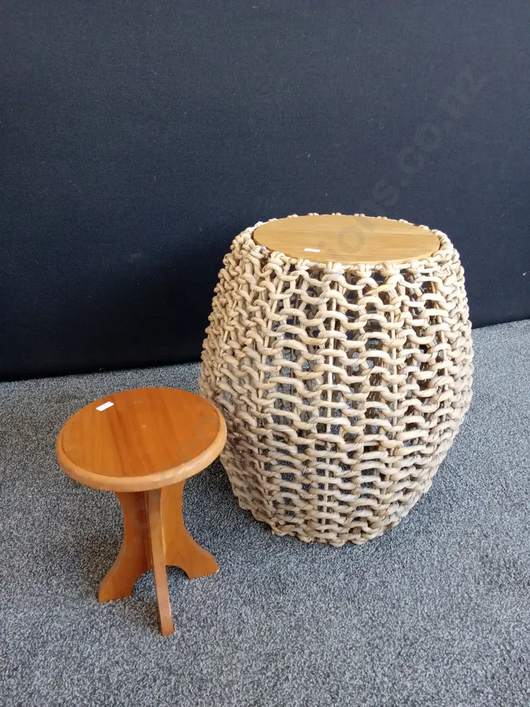 FREEDOM FURNITURE ACCENT TABLE AND A WOODEN STOOL Image 1++