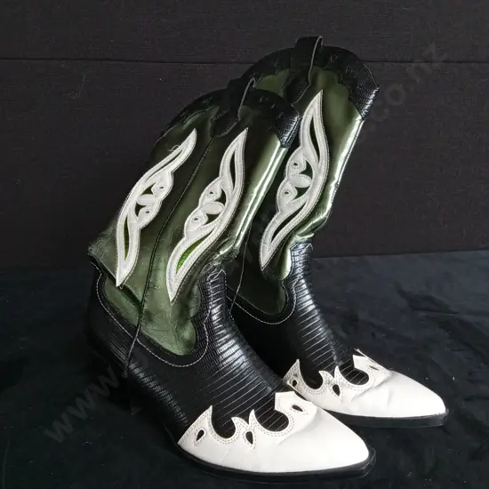 GREEN COWBOY BOOTS SIZE 39