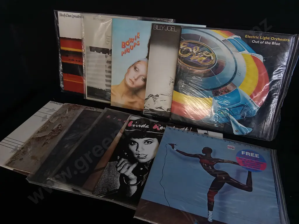 MIX OF 11 VINTAGE RECORDS Image 1++