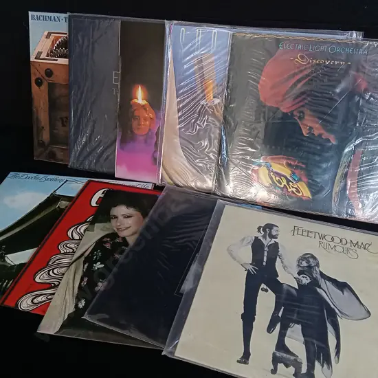 MIX OF 10 VINTAGE RECORDS