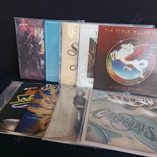 MIX OF 10 VINTAGE RECORDS