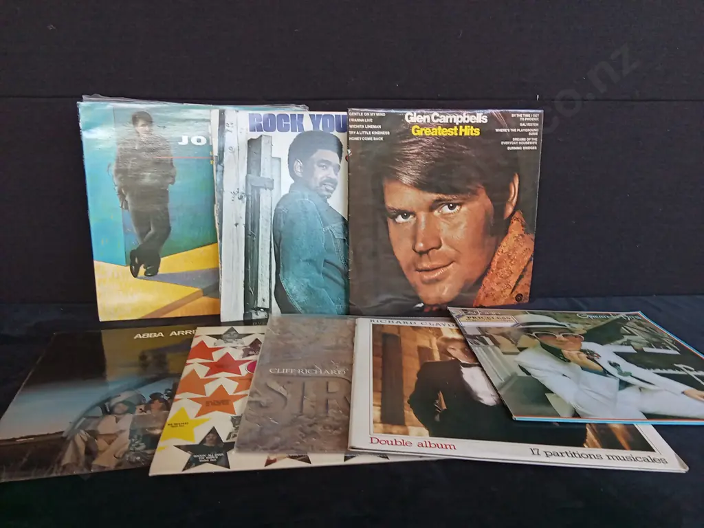 8 VINYL RECORDS Image 1++