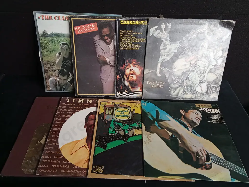 8 VINTAGE VINYL RECORDS Image 1++