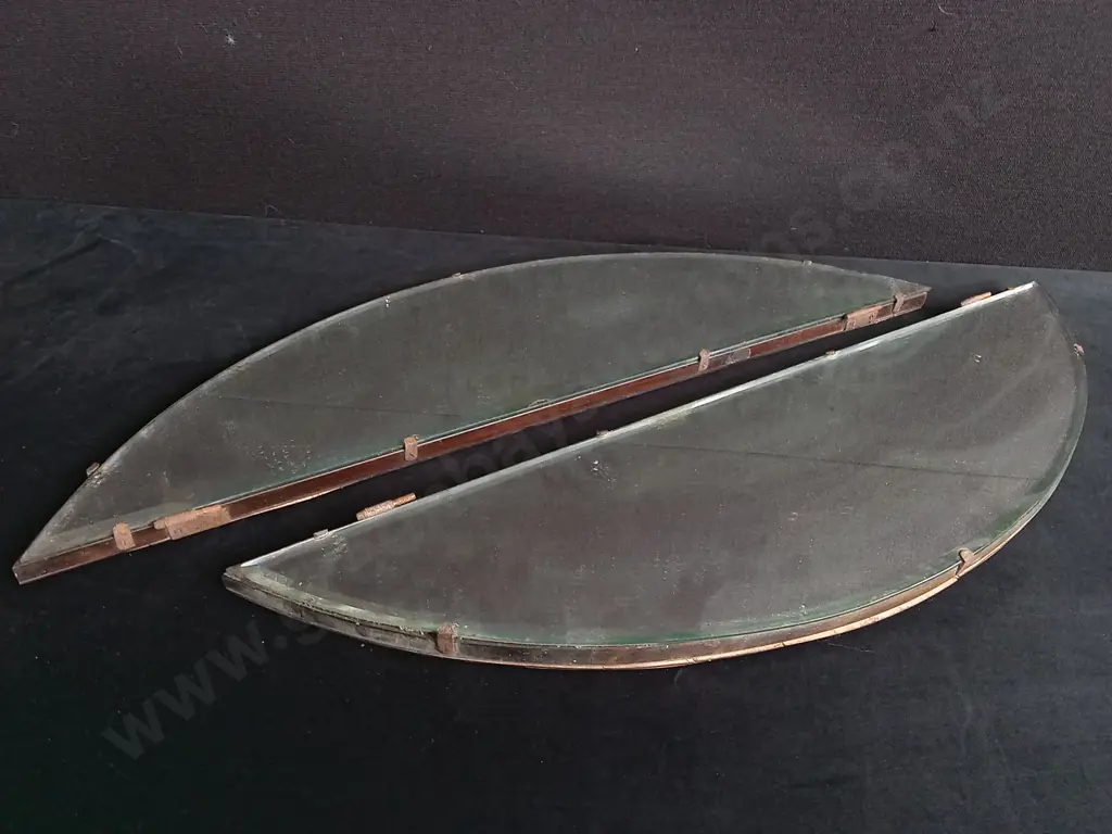 PAIR OF MIRRORS Image 1++