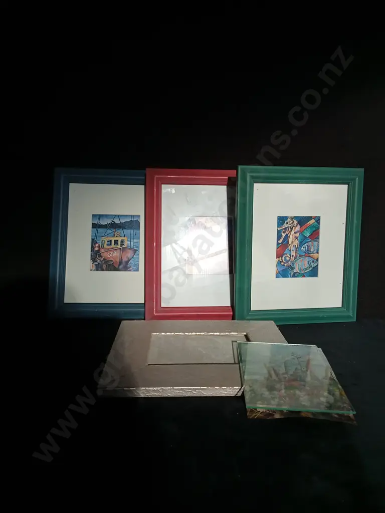 4 PHOTO FRAMES Image 1++