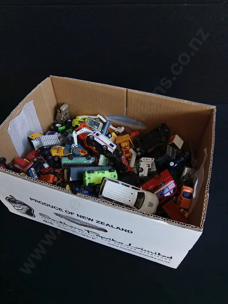 BOX OF TOY CARS Image 1++