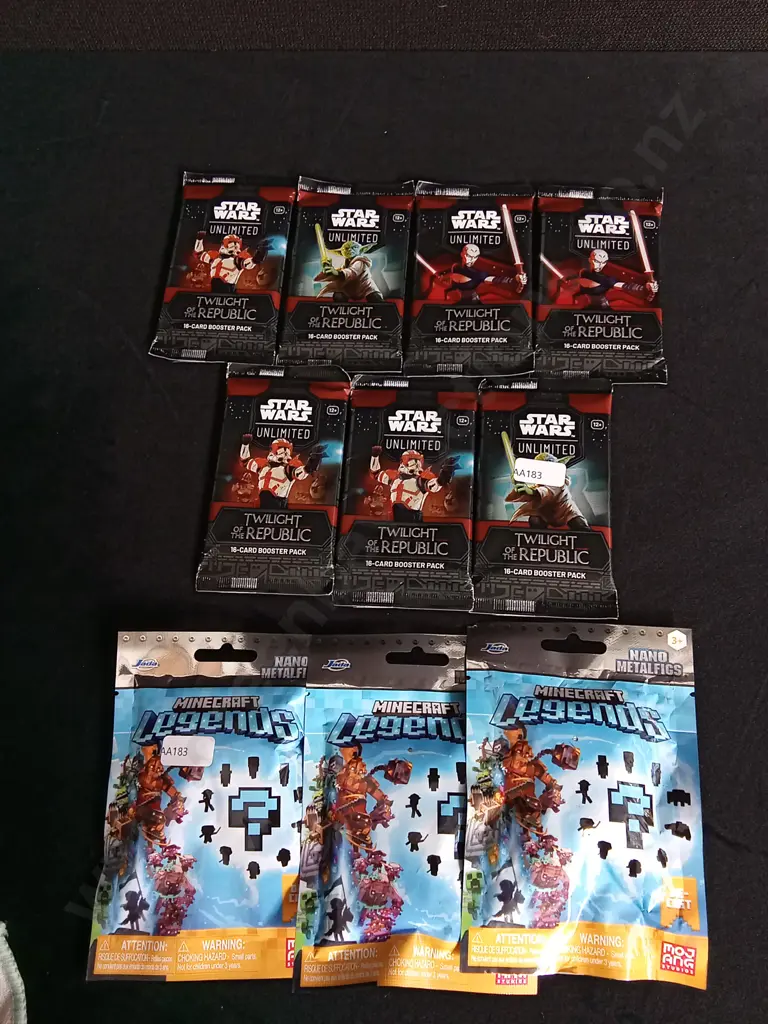 BRAND NEW STAR WARS TRADING CARDS AND MINECRAFT LEGENDS Image 1++