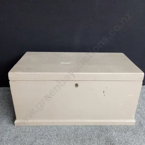BEIGE PAINTED VINTAGE CHEST L1.05M D53CM H51CM
