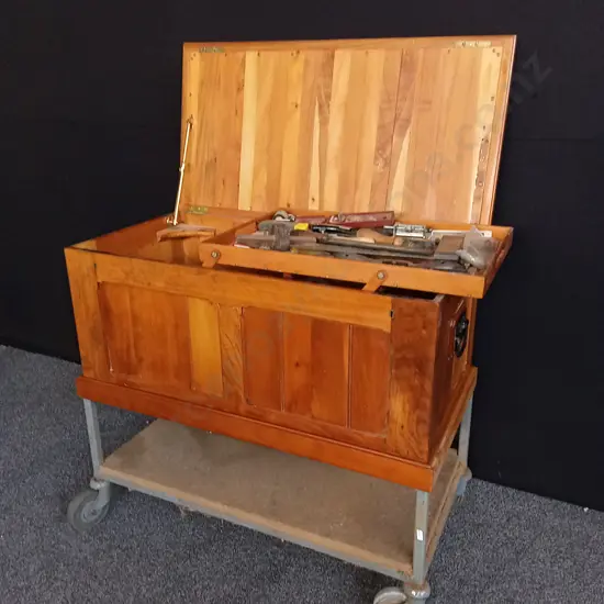ANTIQUE BLANKET CHEST INCLUDING CONTENTS H 87 CM X W 96 CM X D 50CM