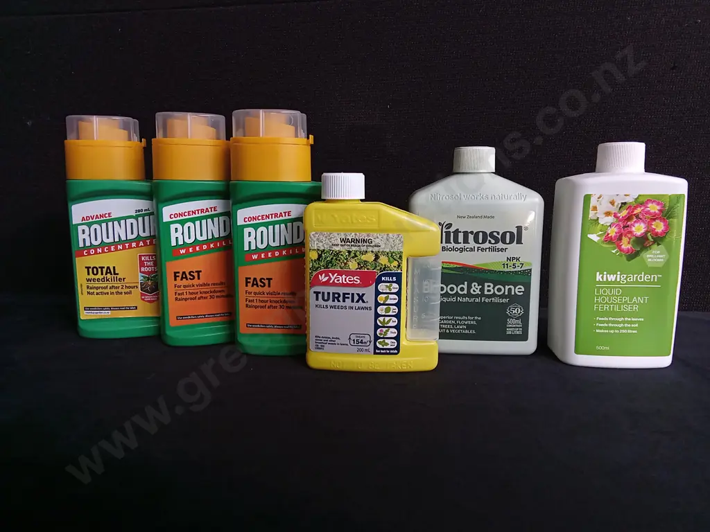 6 PIECES BRAND NEW GARDENING PRODUCTS Image 1++