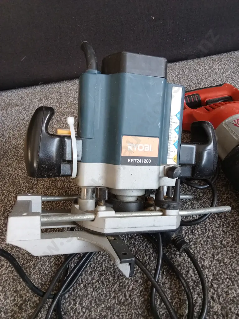 MILWAUKEE CORDED RECIPROCATING SAW AND A RYOBI ERT241200 1200W PLUNGE ACTION ROUTER Image 1++