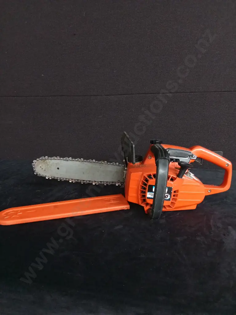 VICTA GARDEN SERIES CHAINSAW 330 Image 1++