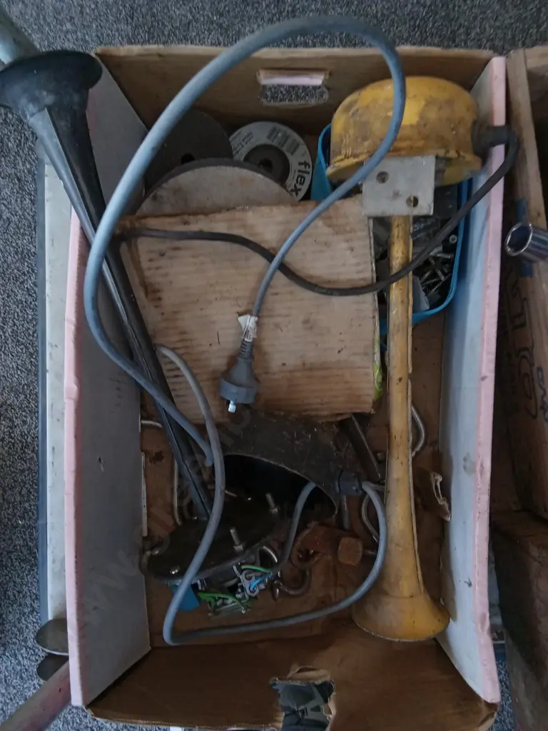 MISCELLANEOUS BOX OF HARDWARE Image 1++