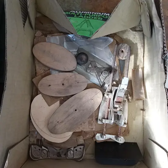 BOX MIX OF ANTIQUE WOODWORKING TOOLS