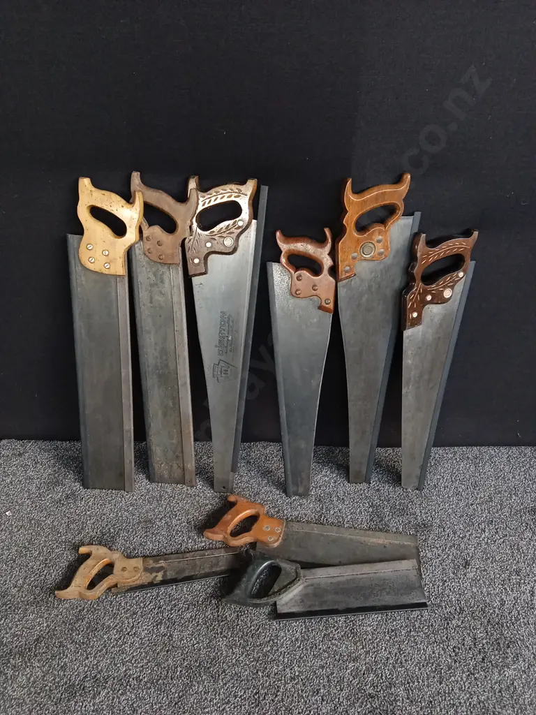 COLLECTION OF HANDSAWS Image 1++