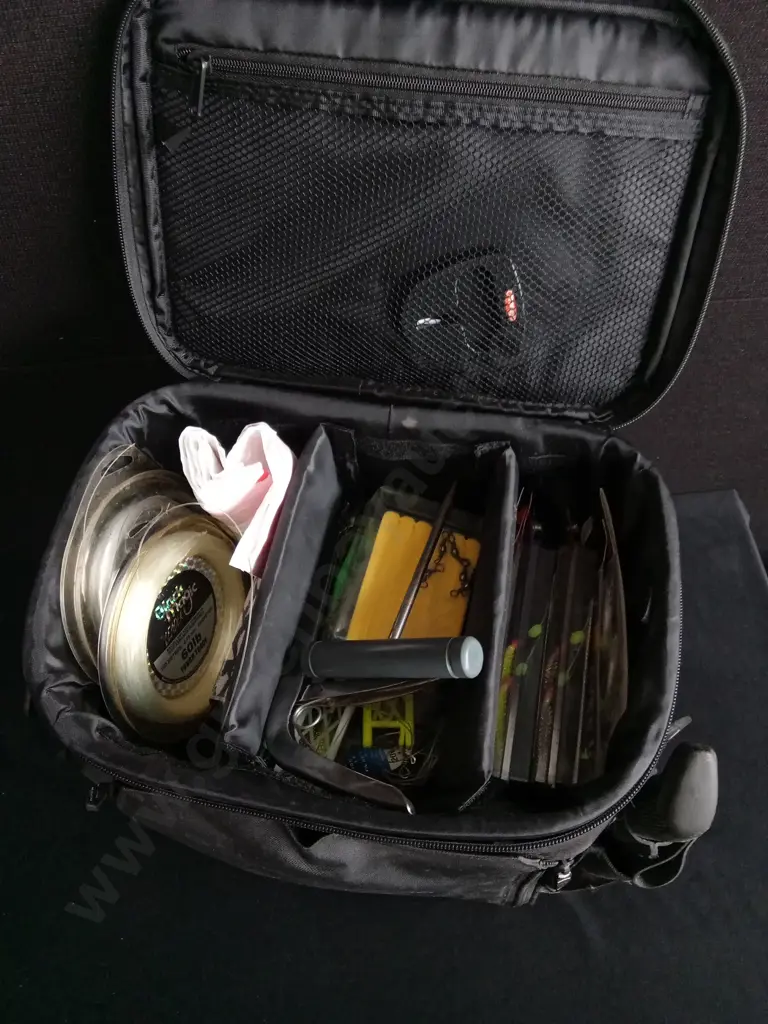 BLACK MAGIC FISHING TACKLE BAG, INCLUDING CONTENTS Image 1++