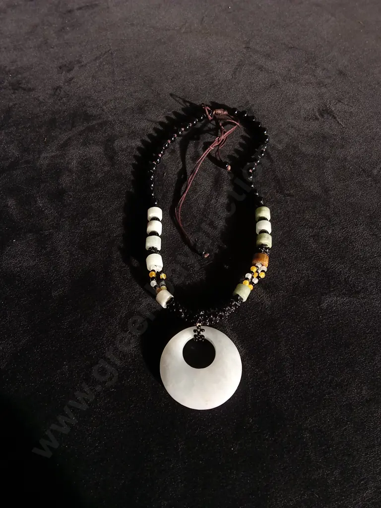 GEMSTONE NECKLACE Image 1++