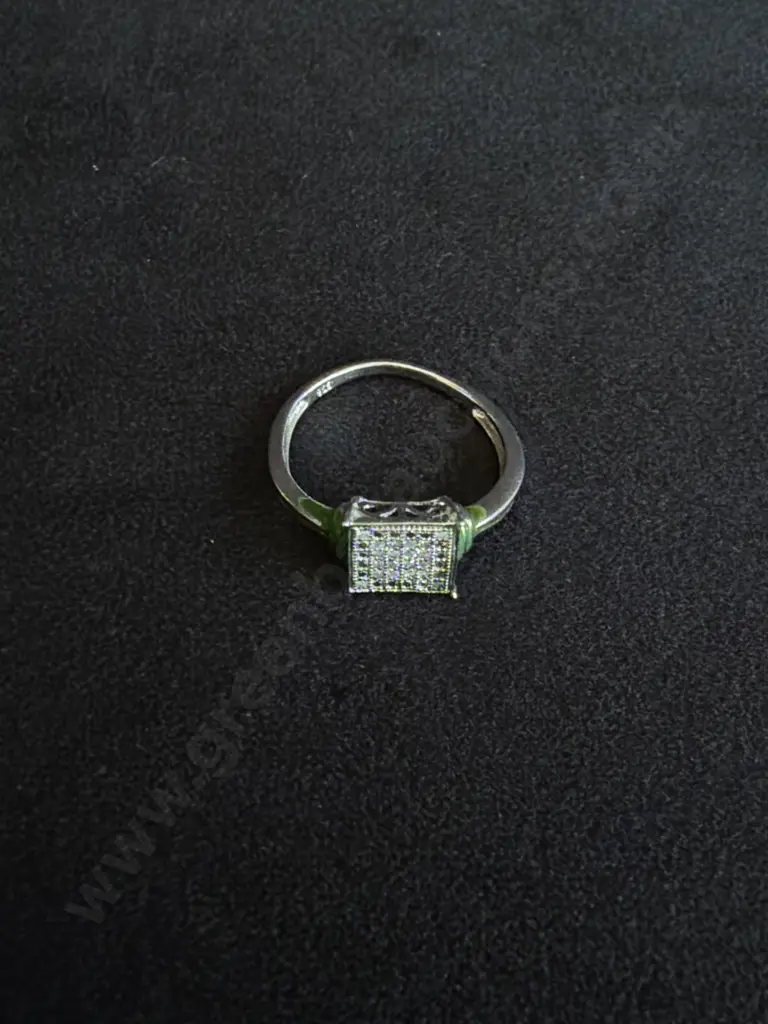 925 STERLING SILVER DIAMANTE RING Image 1++