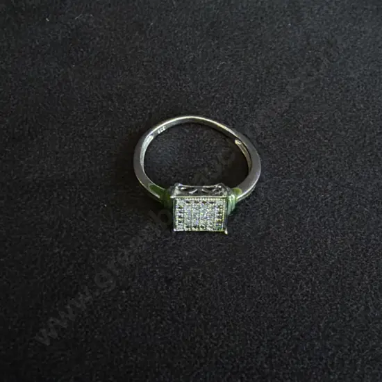925 STERLING SILVER DIAMANTE RING