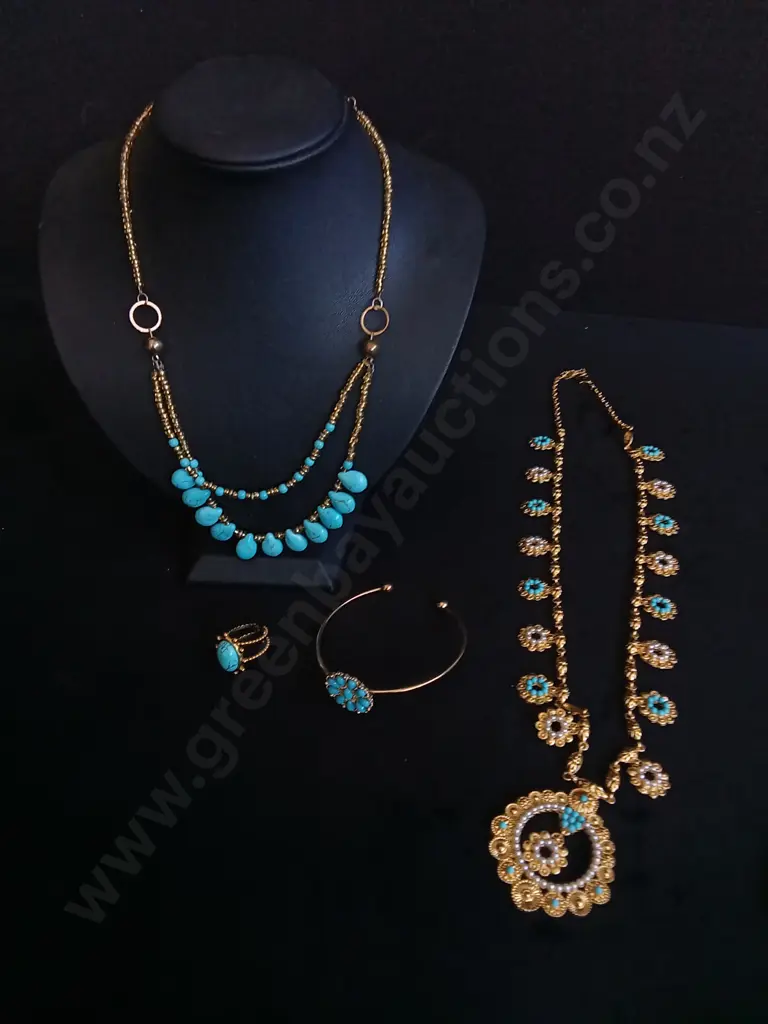 4 PIECES MIX OF JEWELLERY WITH TURQUOISE ACCENTS Image 1++