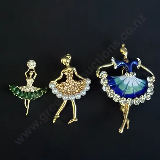 3 PIECES BALLERINA BROOCHES AND PENDANT