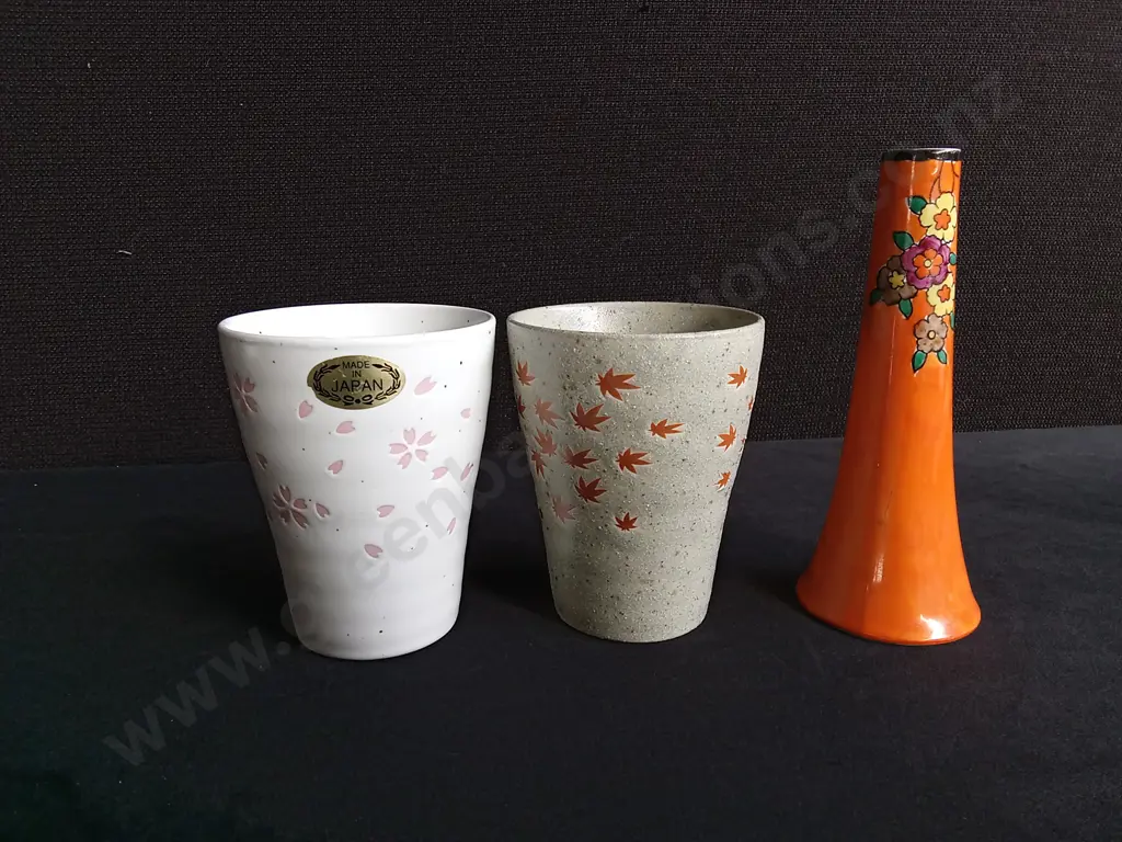 PAIR OF JAPANESE TUMBLERS AND VINTAGE JAPANESE PORCELAIN SALT/ PEPPER SHAKER Image 1++