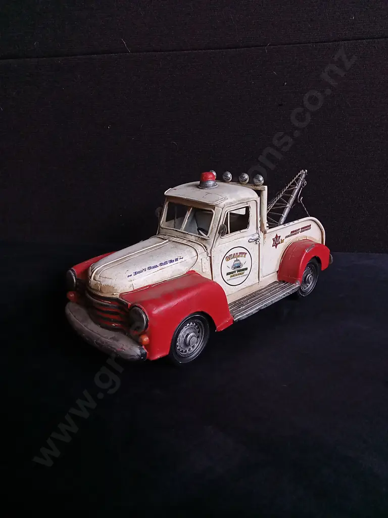 VINTAGE METAL CLASSIC CHEVROLET MODEL TRUCK Image 1++