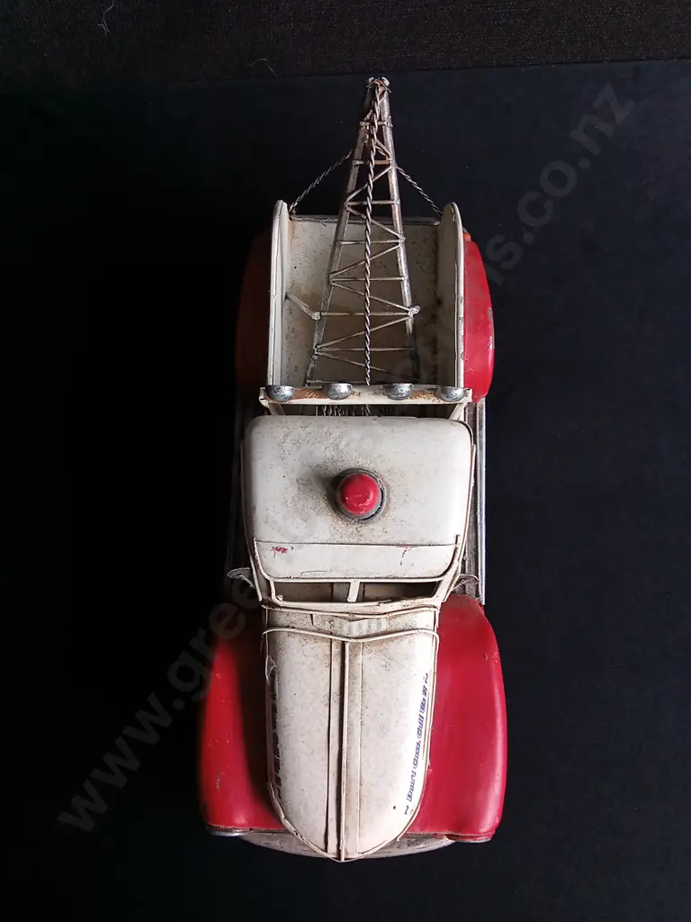 VINTAGE METAL CLASSIC CHEVROLET MODEL TRUCK Image 1++