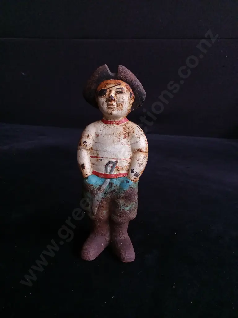 VINTAGE CAST IRON PIRATE STILL BANK, HAND PAINTED 15CM HIGH Image 1++