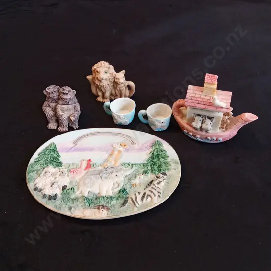 VINTAGE MINIATURE NOAHS ARC TEA SET