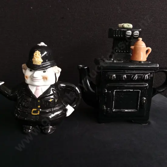 PAIR OF VINTAGE NOVELTY TEAPOTS, BRITISH BOBBY POLICEMAN AND RETRO KITCHEN STOVE