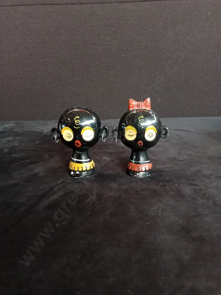 VINTAGE WINKY BLINKY SALT AND PEPPER SHAKERS Image 1++
