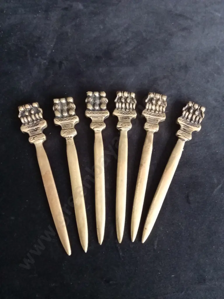 ANTIQUE BRASS LETTER OPENERS Image 1++