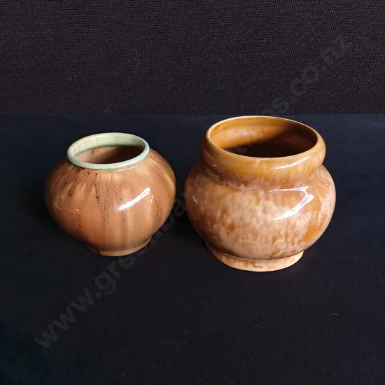 2 PIECES VINTAGE VASES, CROWN LYNN AMBRICO CARAMEL VASE AND CANDY WARE AMBER DRIP VASE