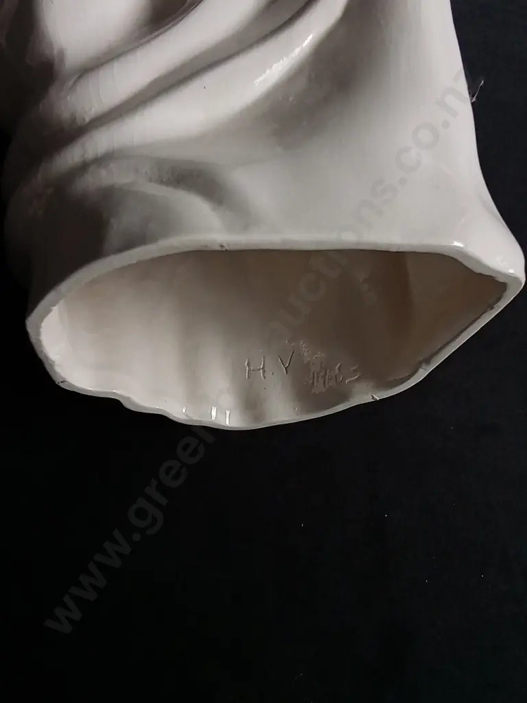 WHITE CERAMIC VENUS DE MILO STATUES FIGURINE, SIGNED H.V. 1983 , APPROX 38 CM HIGH Image 1++