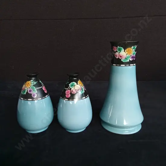 3 VINTAGE SHELLY AT DECO BUD VASES
