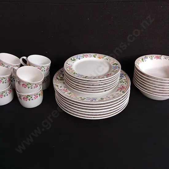 30 PIECE ALPINE SPRING DINNERWARE SET