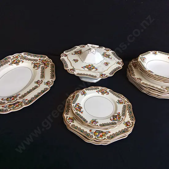 21 PIECES ANTIQUE JOHN MADDOCK & SONS ROYAL IVORY CHINA SET, "MINERVA" PATTERN
