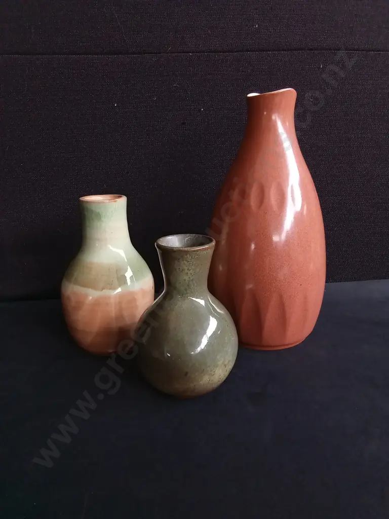3 PIECES VINTAGE POTTERY VASES Image 1++