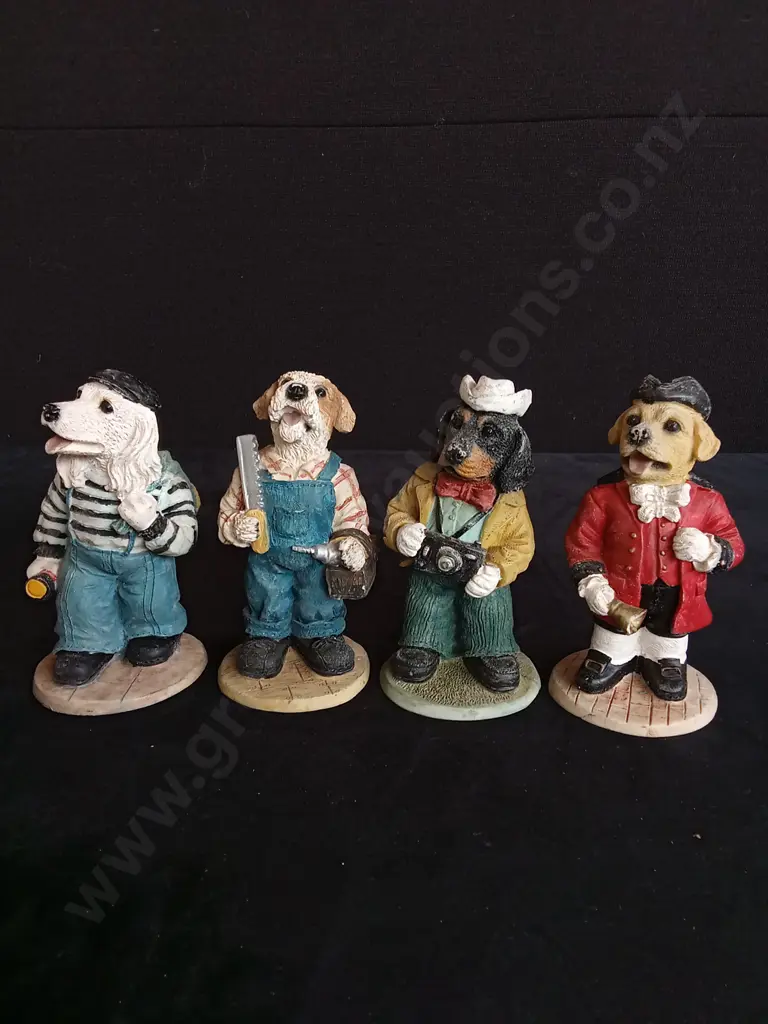 7 DOG FIGURINES Image 1++