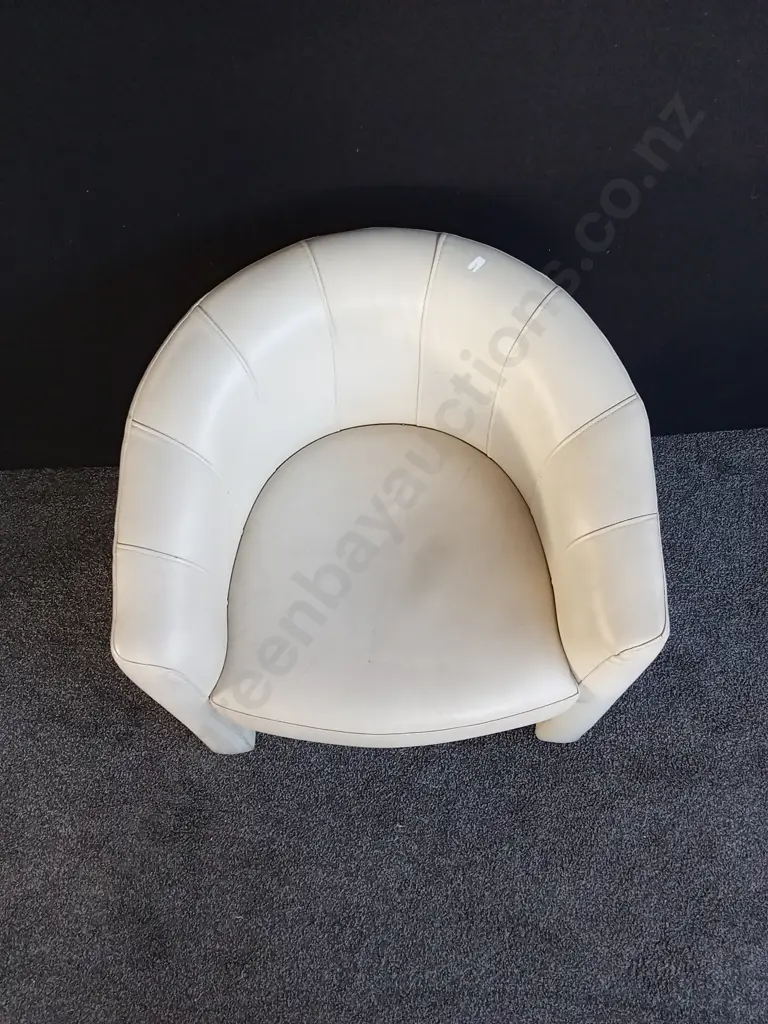 CREAM COCKTAIL CHAIR Image 1++